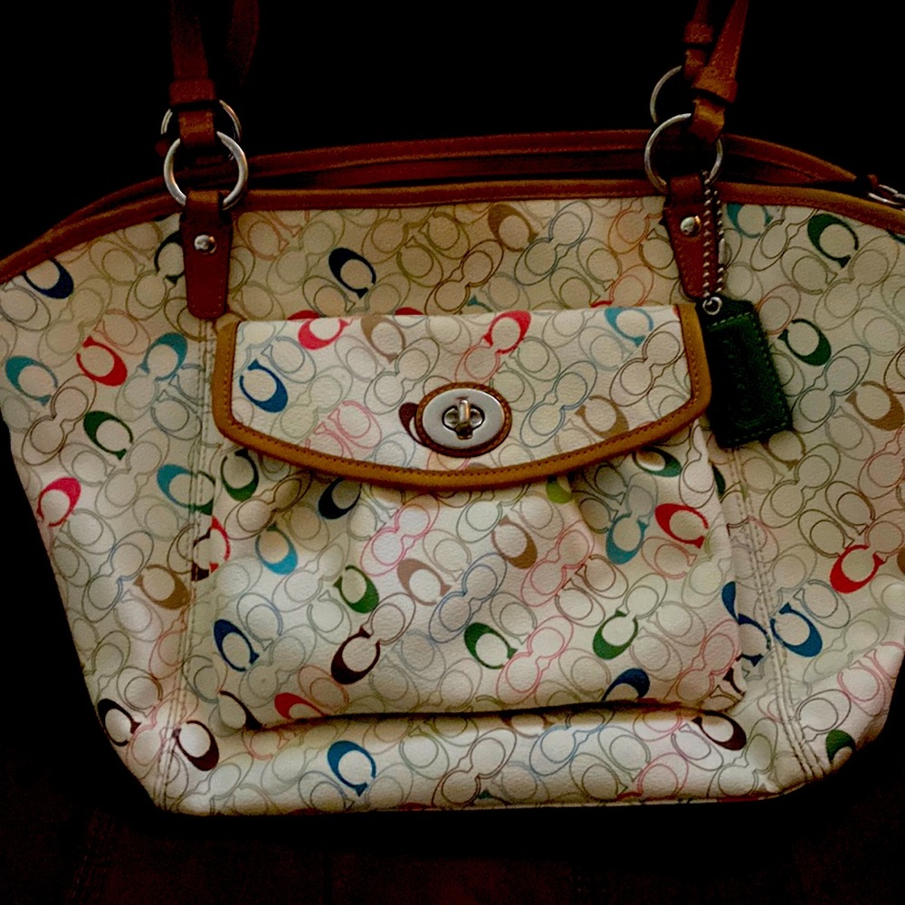 Large Coach tote bag. Zipper top